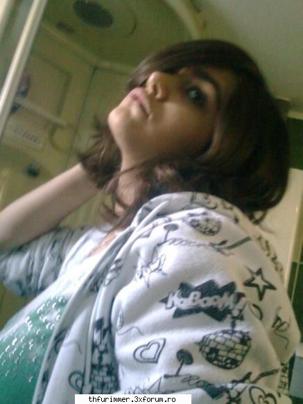 Konnichiwa ~Ella~ - Mersi >;D< Ok... Poze Nu;s prea fotogenica ! ;* - ●HaLLo●