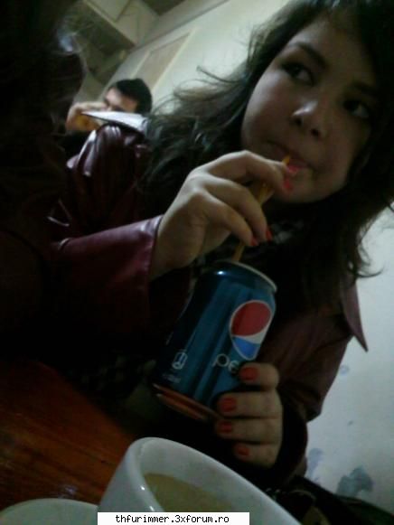 detaliiii :rotfl:  :rotfl:  stupid coke.